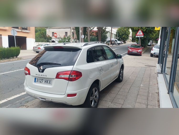 Renault Koleos 4X4 150CV foto 8