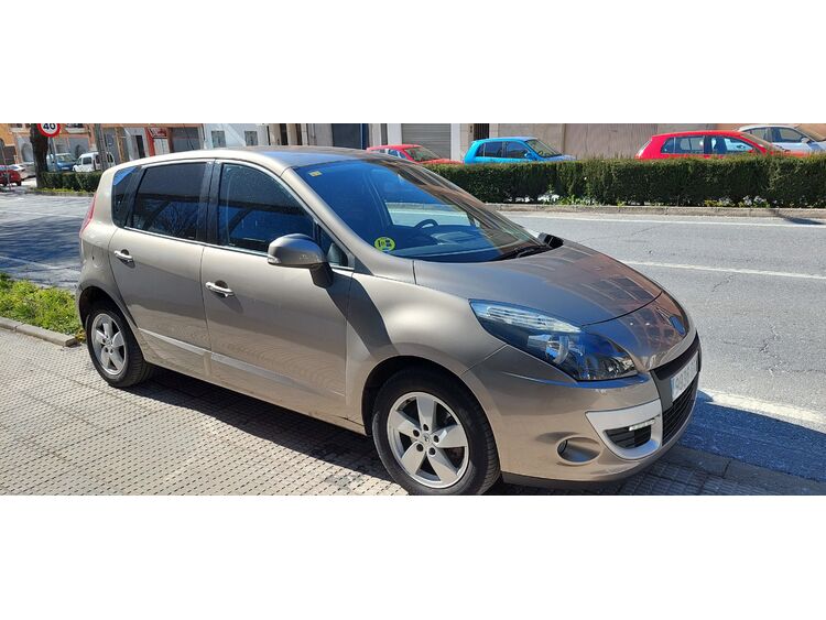 Renault Scenic 1.5 DCI 105CV foto 10